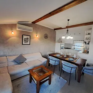 Apartment Lucia, Posedarje