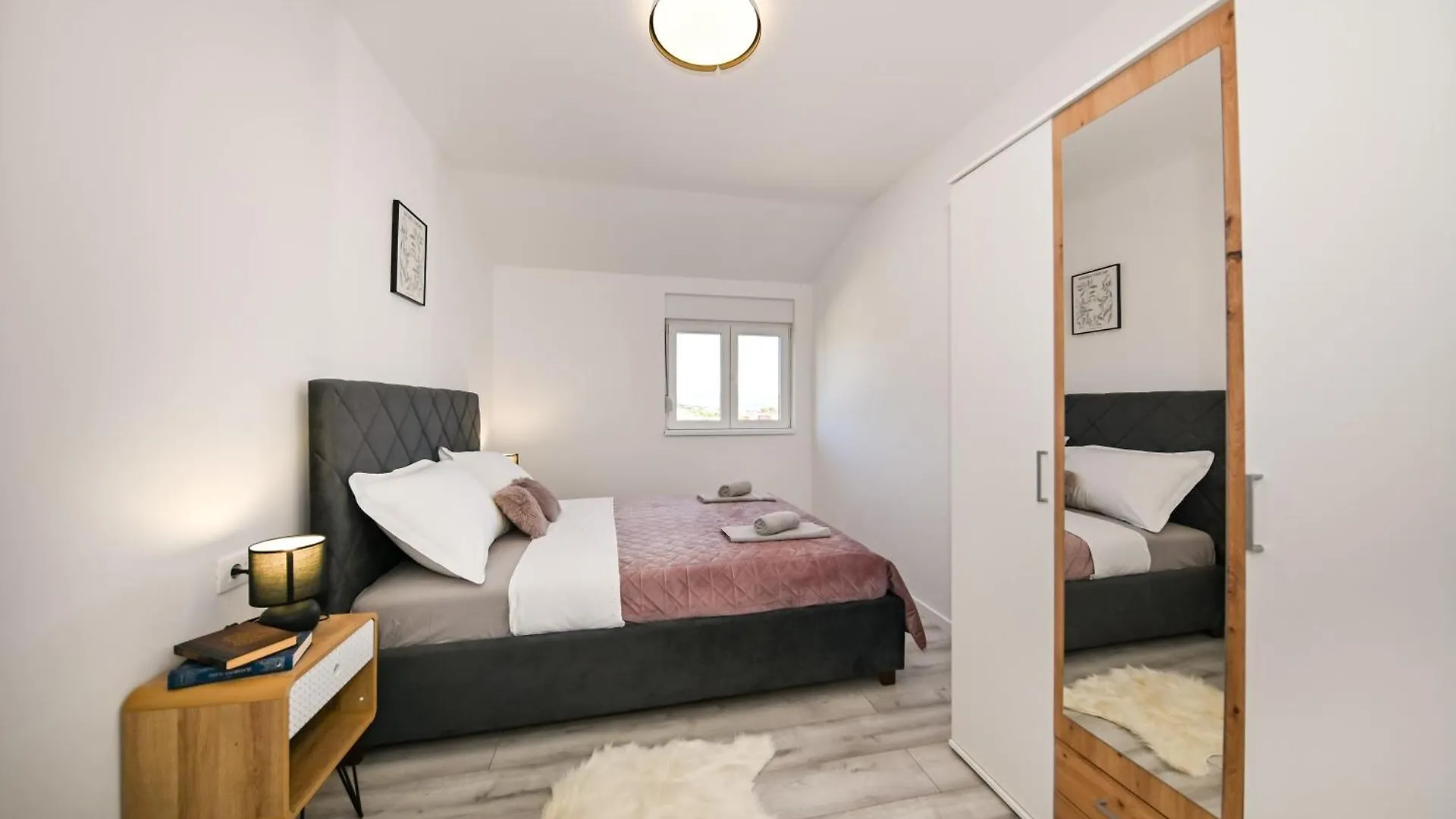 Veliki Apartman Petra Posedarje 0*,