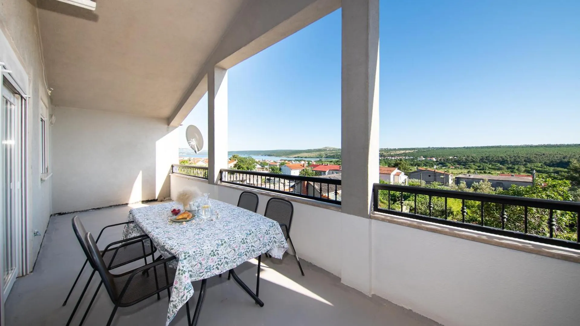 Apartment Veliki Apartman Petra Posedarje